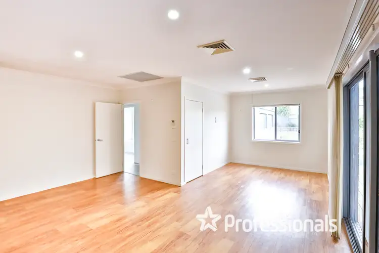 Sixth view of Homely house listing, 5 Maribyrnong Court, Red Cliffs VIC 3496