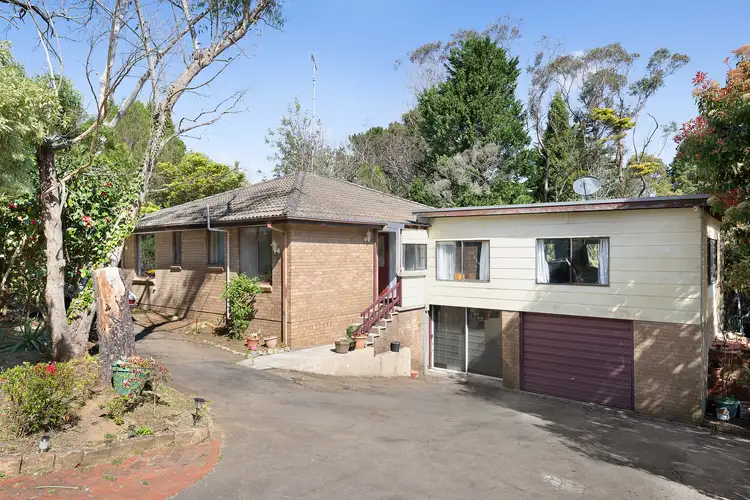 32 Kitchener Avenue, Wentworth Falls NSW 2782