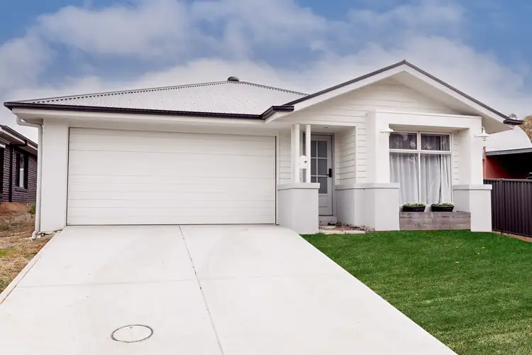 8 Cerberus Lane, Canadian VIC 3350