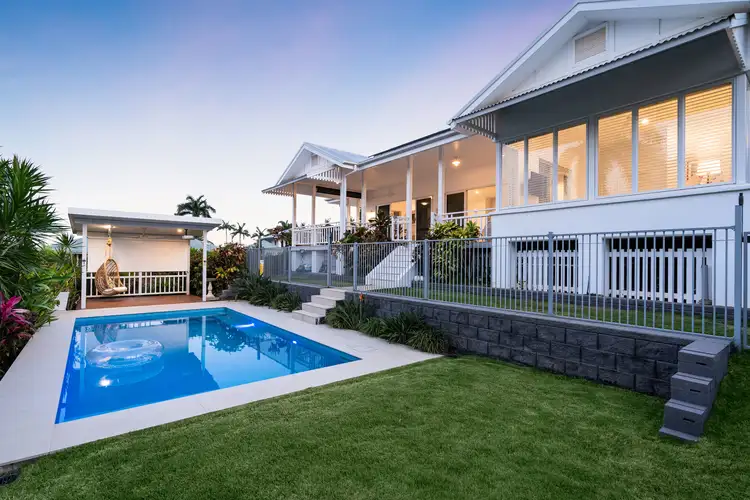 12 Strutton Place, Mooroobool QLD 4870