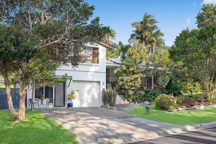2 Lakeside Drive, Sapphire Beach NSW 2450