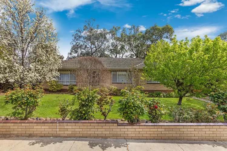 4 Maxwell Crescent, Strathdale VIC 3550