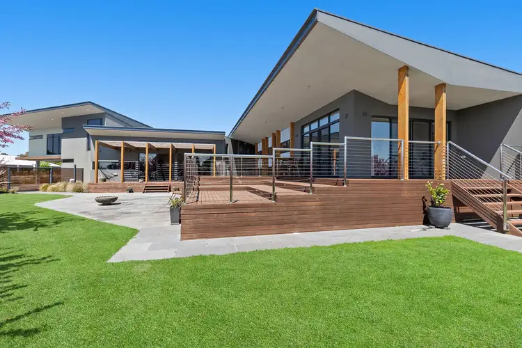 49 Ibis Gardens Court, Cardigan VIC 3352