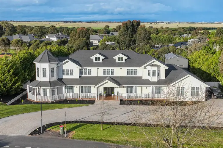 8 The Rise, Sunbury VIC 3429