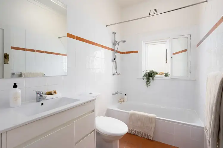 Fifth view of Homely apartment listing, 2/33 Oakley Road, North Bondi NSW 2026
