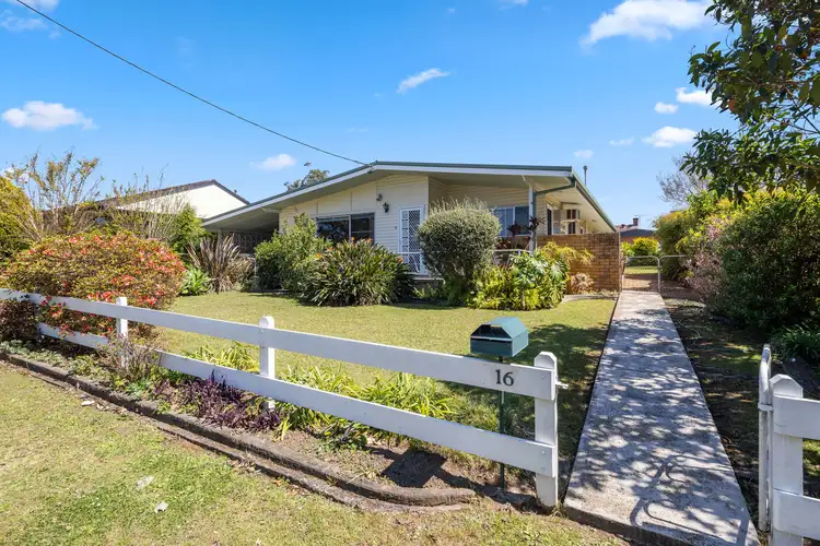 16 Lachlan Street, South Kempsey NSW 2440