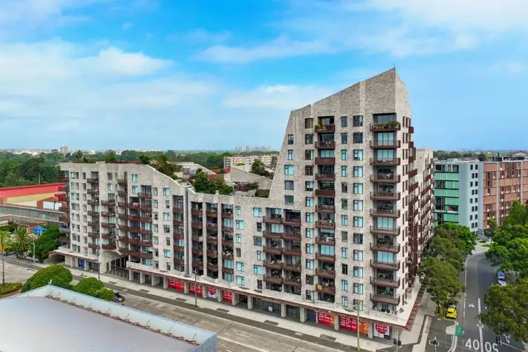 902/107 Dalmeny Avenue