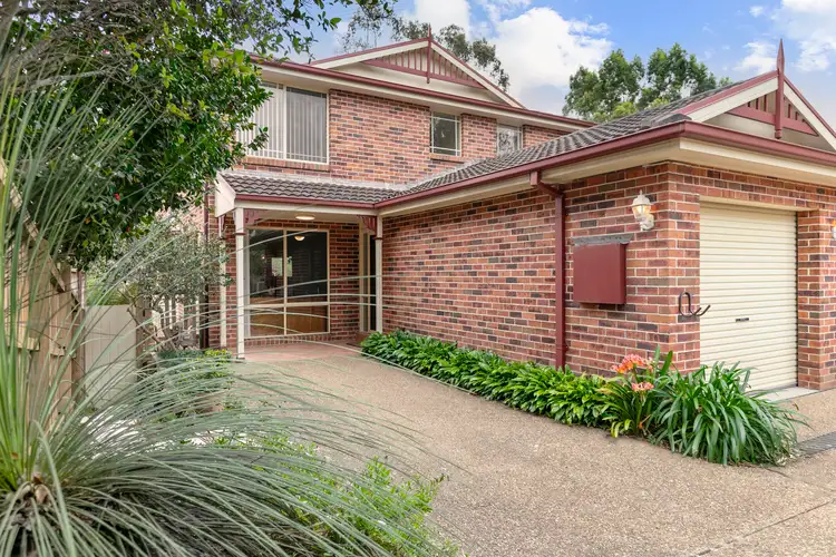33a Carnarvon Drive, Frenchs Forest NSW 2086