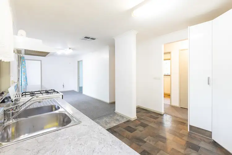 Fifth view of Homely house listing, 5 Carolyn Court, Robinvale VIC 3549
