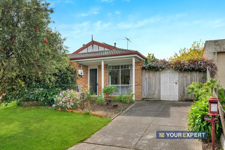 9 Forsyth Court, Cranbourne North VIC 3977