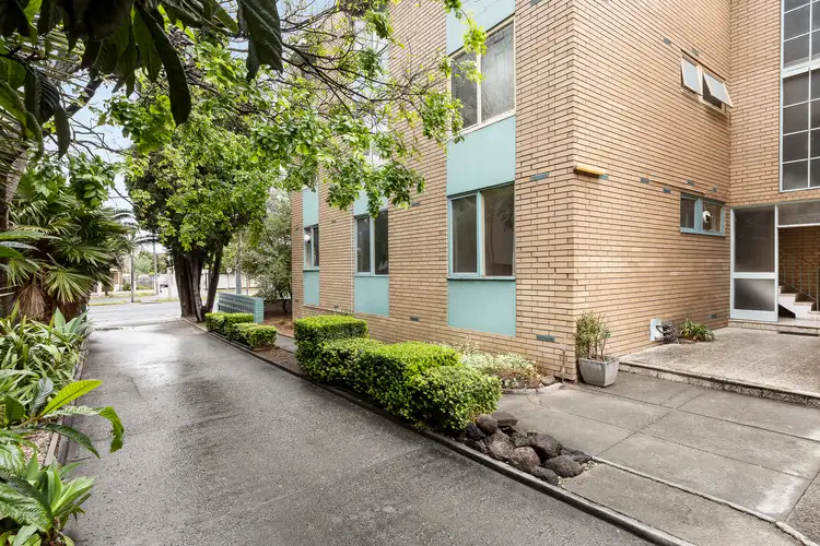 1/54 Napier Street, Footscray VIC 3011