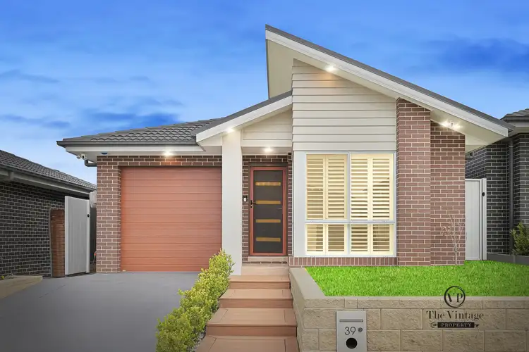 39 Fleece Loop, Oran Park NSW 2570