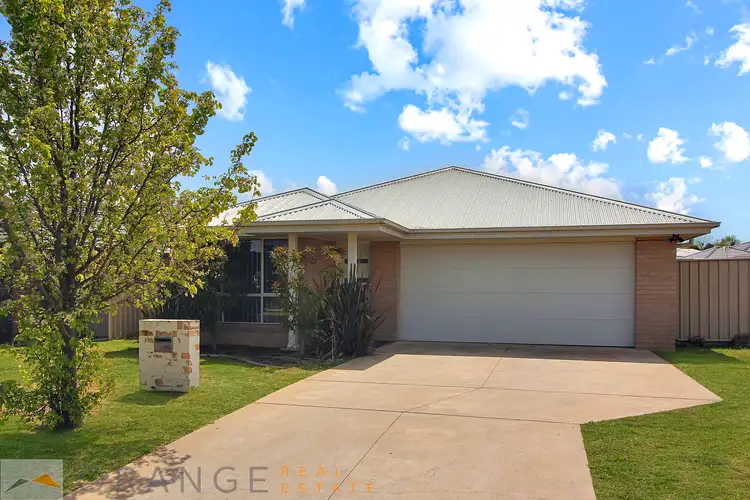 4 Molloy Drive, Orange NSW 2800