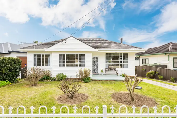 17 Martin Street, Heathcote NSW 2233