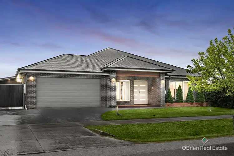 2 Lews Place, Tooradin VIC 3980
