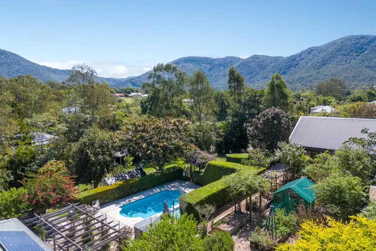 9 Norwood Court, Highvale QLD 4520