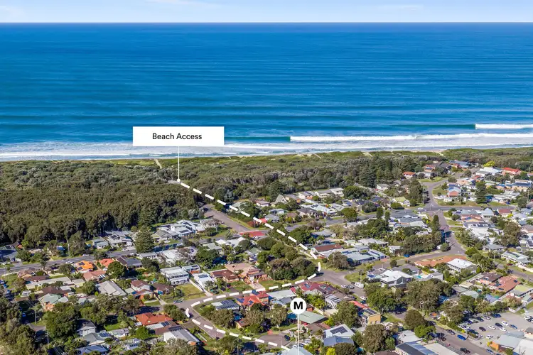 Second view of Homely house listing, 6 Villa Close, Budgewoi NSW 2262