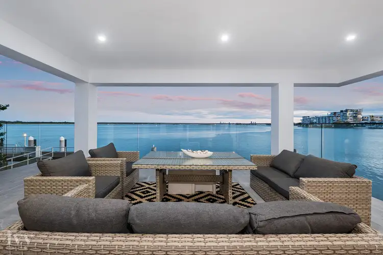23 King Arthurs Court, Sovereign Islands QLD 4216