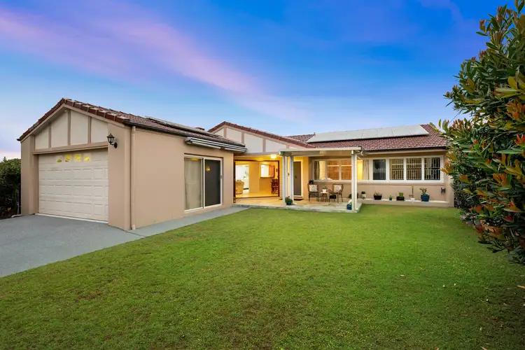 19 Berkeley Street, Holland Park QLD 4121