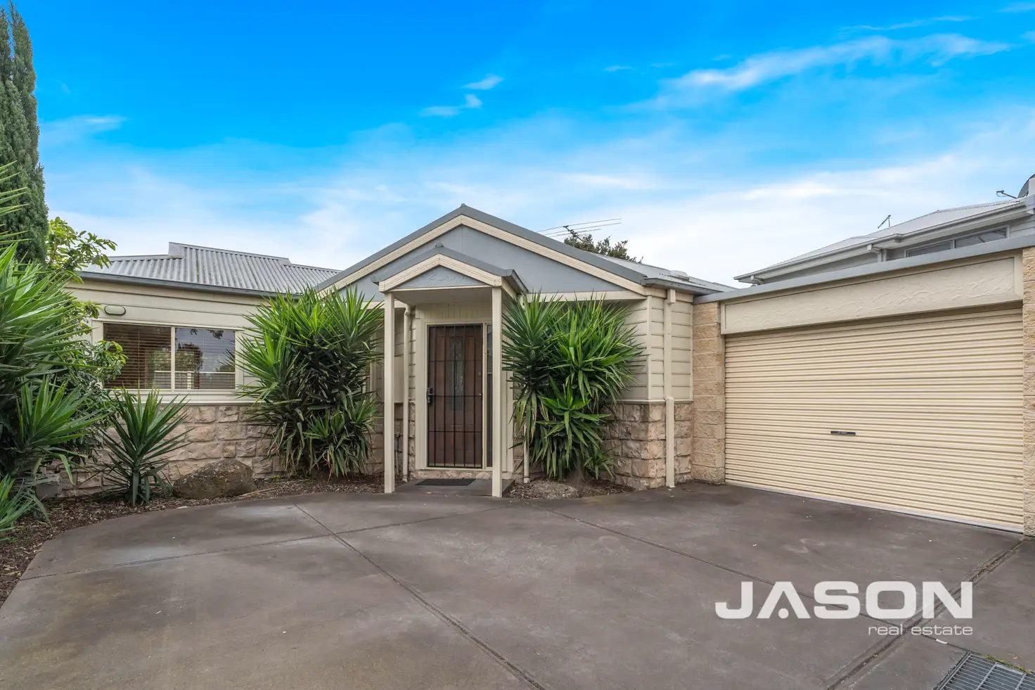 Main view of Homely unit listing, 10a Warwick Place, Tullamarine VIC 3043