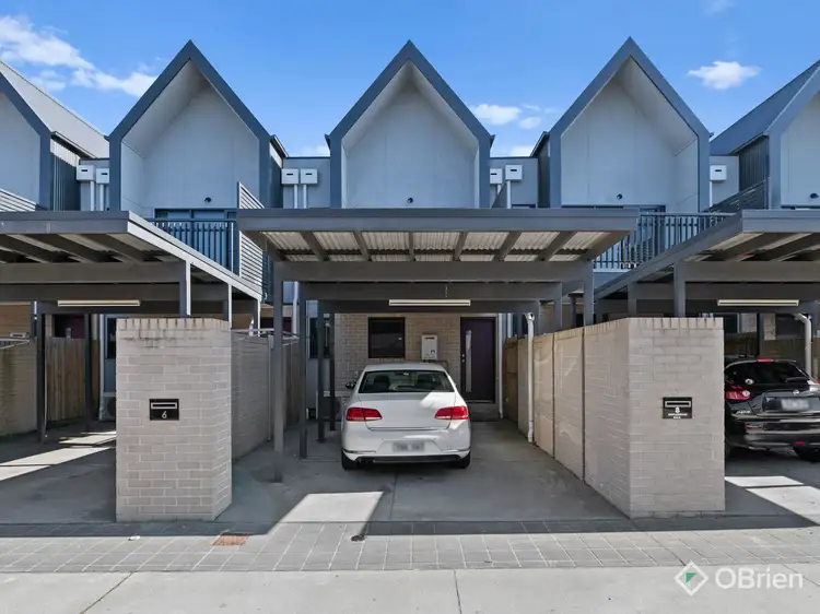 6 Ripplebrook Walk, Pakenham VIC 3810