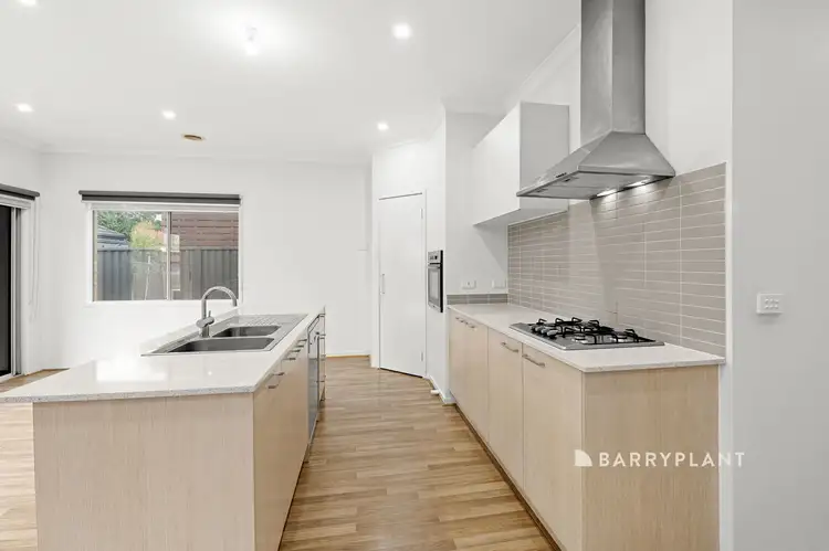 Fifth view of Homely house listing, 3 Edgeware Close, Pakenham VIC 3810