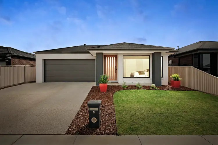 9 Parrot Street, Winter Valley VIC 3358