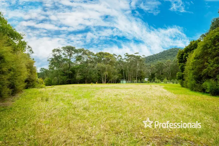 1795 Woods Point Road, Mcmahons Creek VIC 3799
