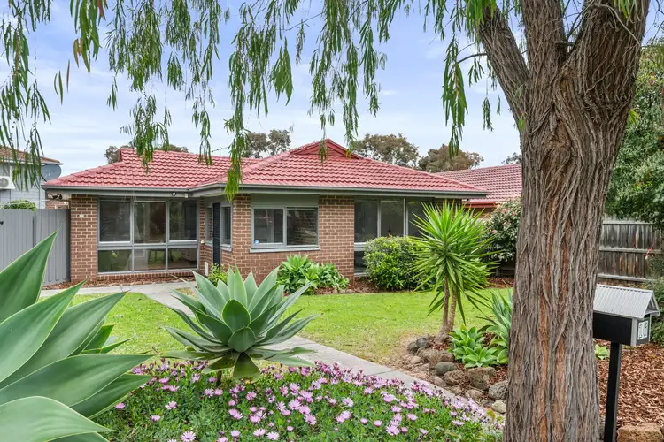 16 Statesman Crescent, Mill Park VIC 3082