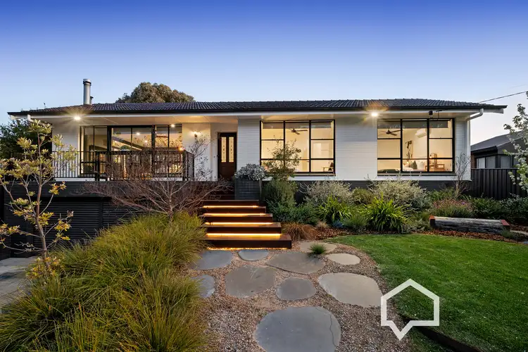 32 Friswell Avenue, Flora Hill VIC 3550