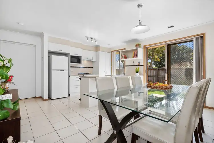 1/16 Charles Street