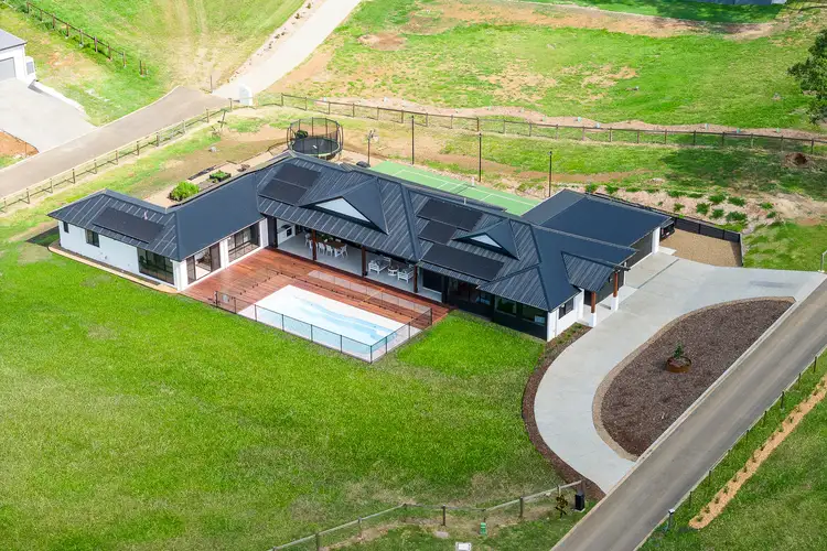 15 Campbell Court, Samford Valley QLD 4520