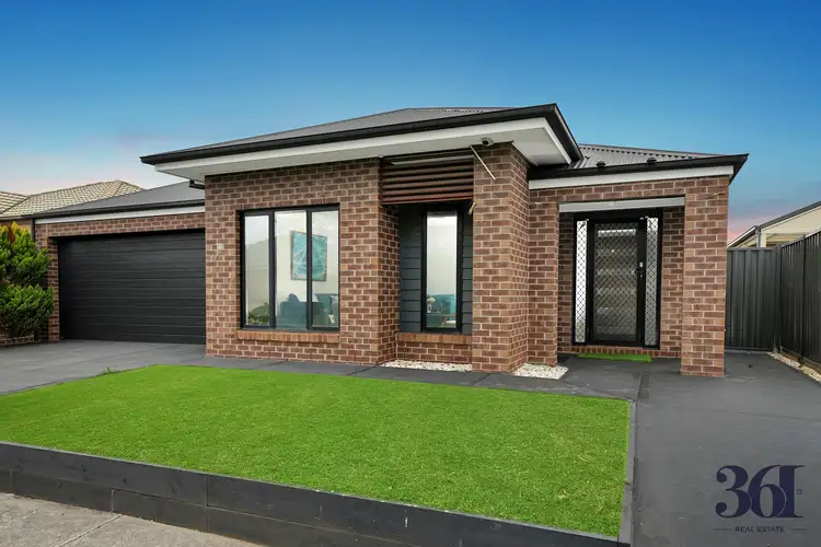 11 Springwood Terrace, Manor Lakes VIC 3024