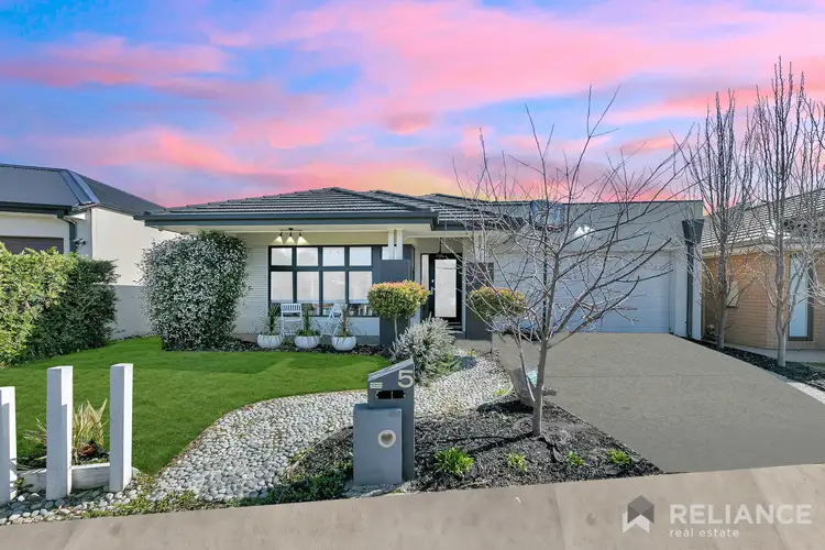 5 Sugarloaf Grove, Werribee VIC 3030
