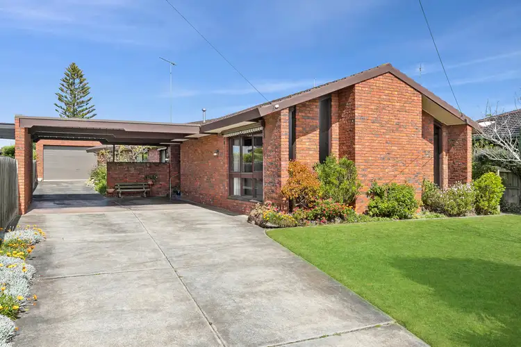 18 Crestmoor Drive, Highton VIC 3216