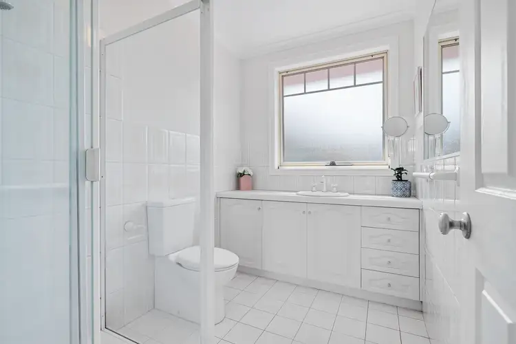 Sixth view of Homely unit listing, 2/260 Lawrence Road, Mount Waverley VIC 3149