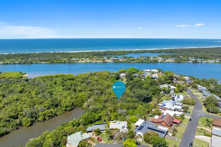 6 Dolphin Place, Banora Point NSW 2486