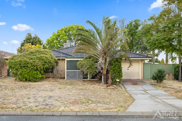 9 Hickory Drive, Thornlie WA 6108