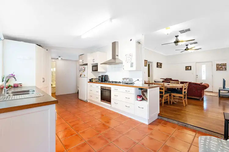 84 Crandon Street, Gosnells WA 6110