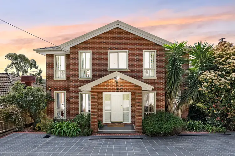 42 Hillsyde Parade, Strathmore VIC 3041