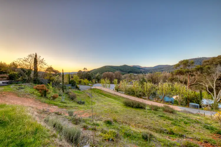 9 Rebecca Drive, Bright VIC 3741