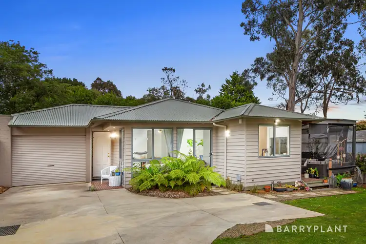 2/8 Shalimar Crescent, Boronia VIC 3155