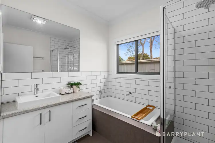 Fifth view of Homely house listing, 2/8 Shalimar Crescent, Boronia VIC 3155