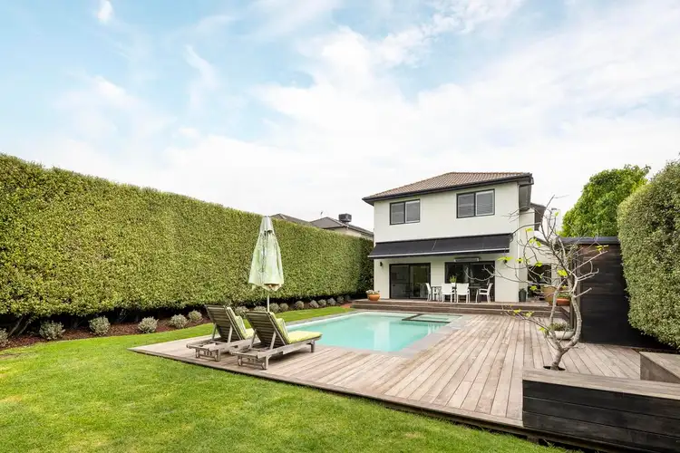 100 Roslyn Street, Brighton VIC 3186