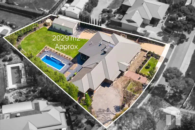 25-27 Laurimar Hill Drive, Doreen VIC 3754