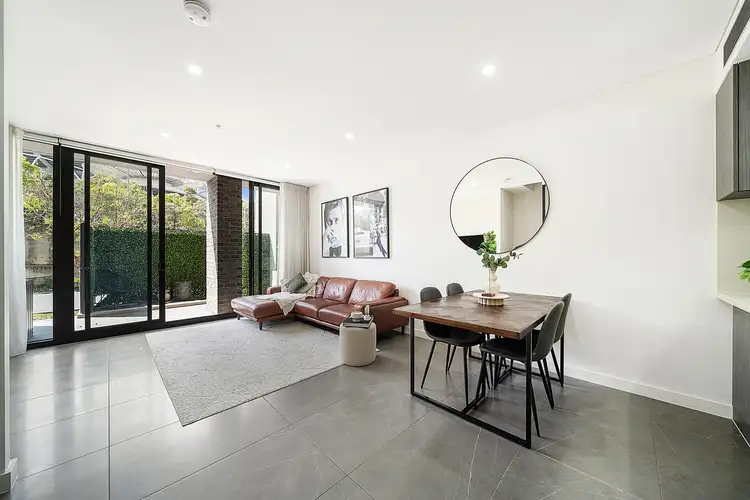 6/7 Paddock Street