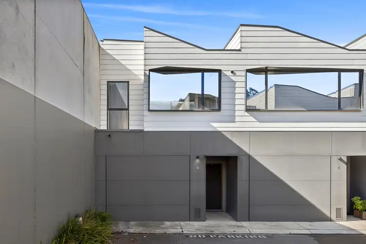 30 Sharp Circuit, Mill Park VIC 3082
