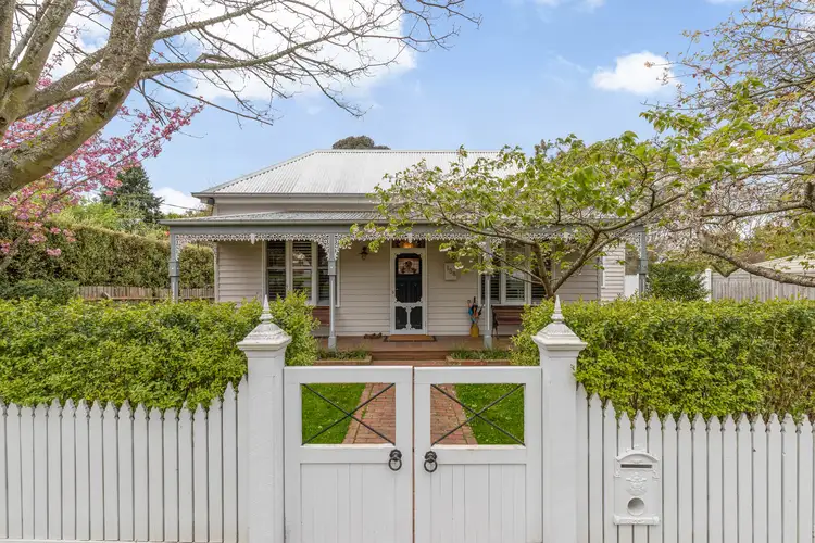 158 Main Street, Romsey VIC 3434