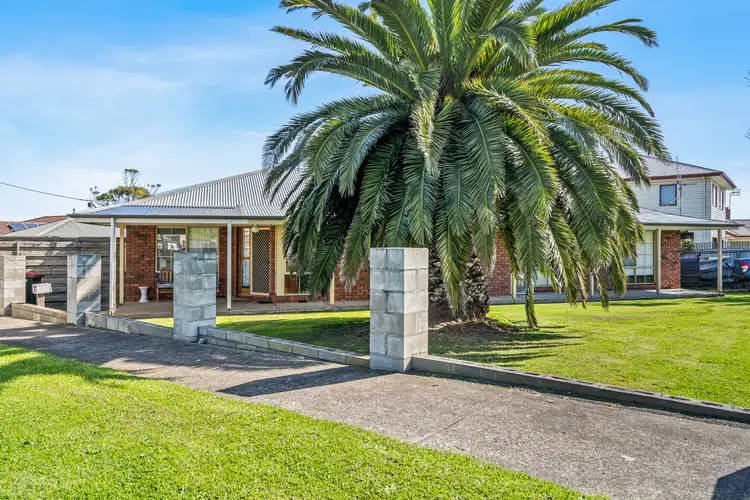5 Lindsay Street