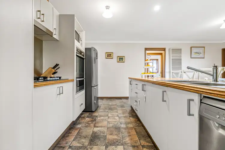 Fifth view of Homely house listing, 7 Curtin Court, Warrnambool VIC 3280